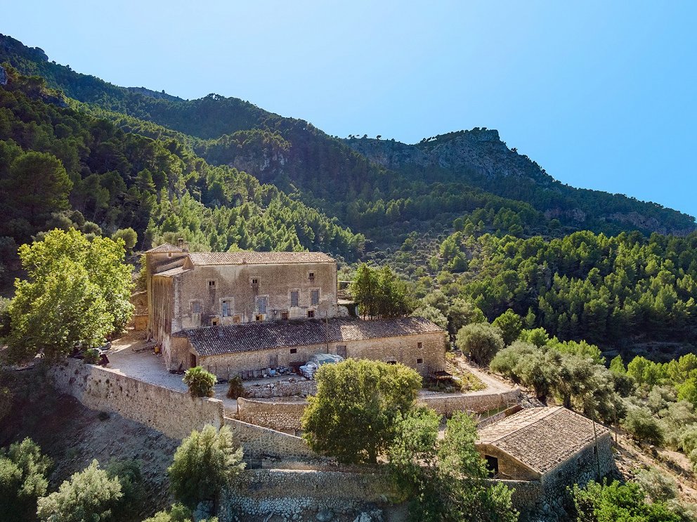 House for sale in the Tramuntana Mountains