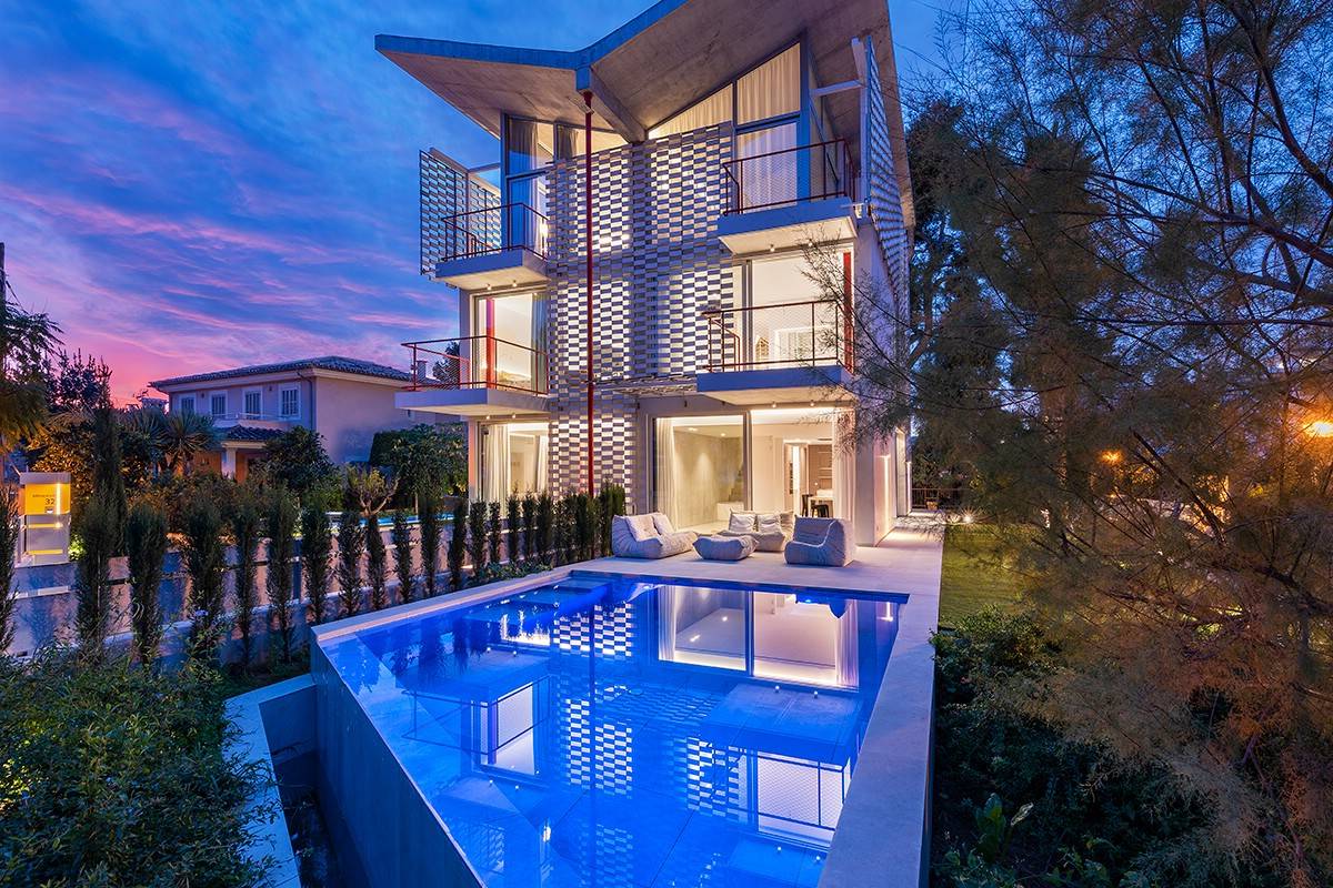 287m² house for sale in Puerto de Alcudia with terrace