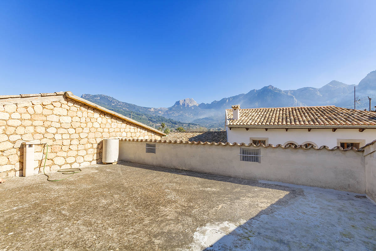 350m² house for sale in Soller with roof terrace