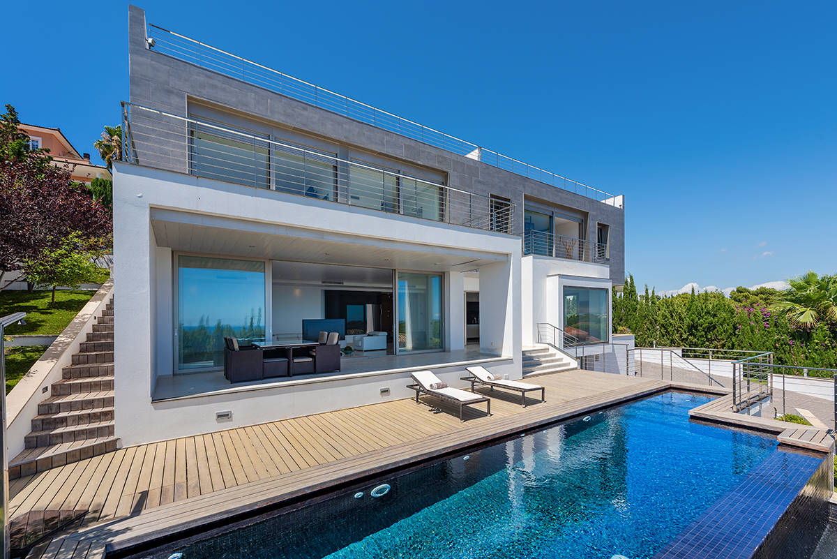 Bendinat 470000m² house for sale with solar power