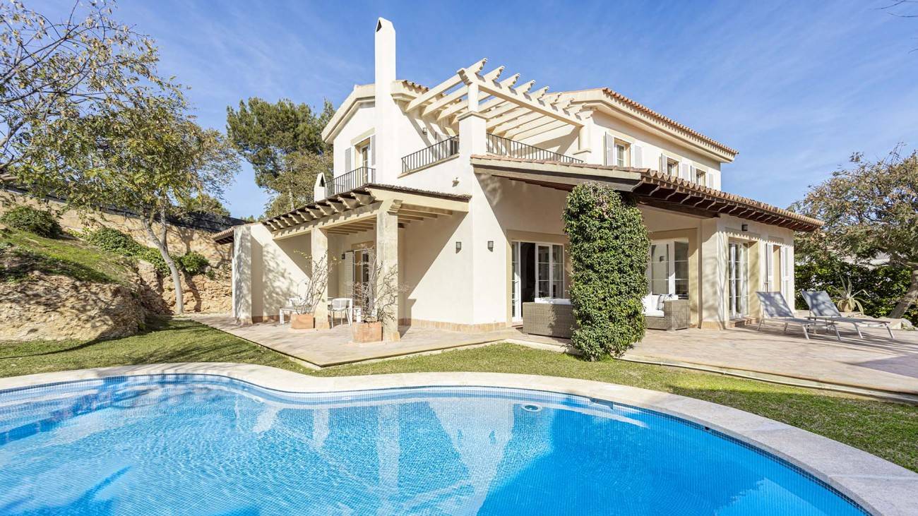 Santa Ponsa 352m² house for sale with garden