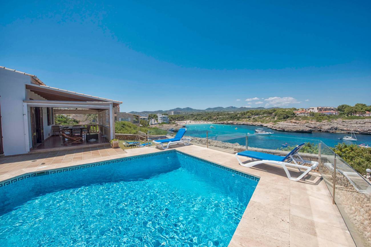 Porto Colom 352m² house for sale with good rental potential