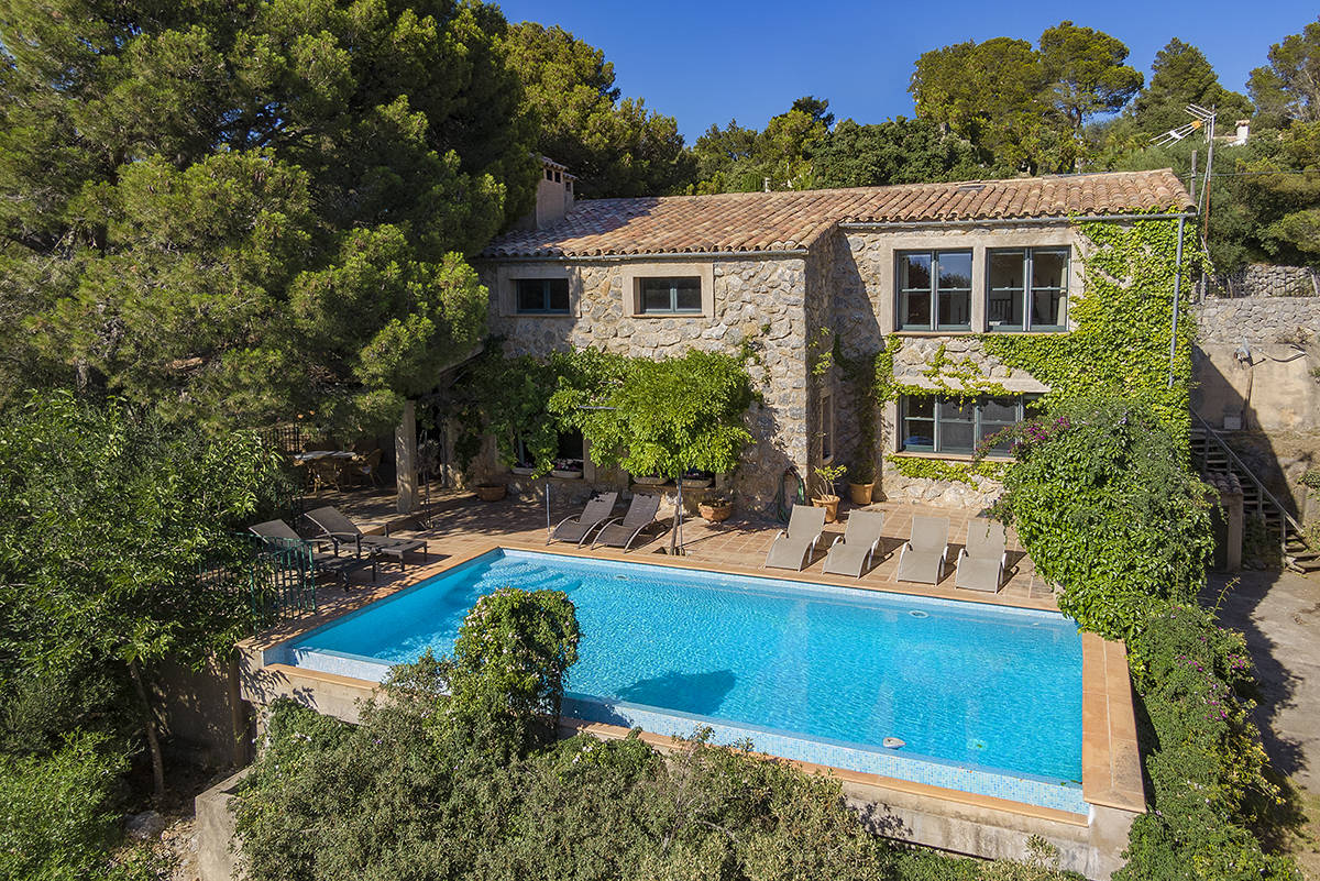 539m² house for sale in Valldemossa with sunny terraces